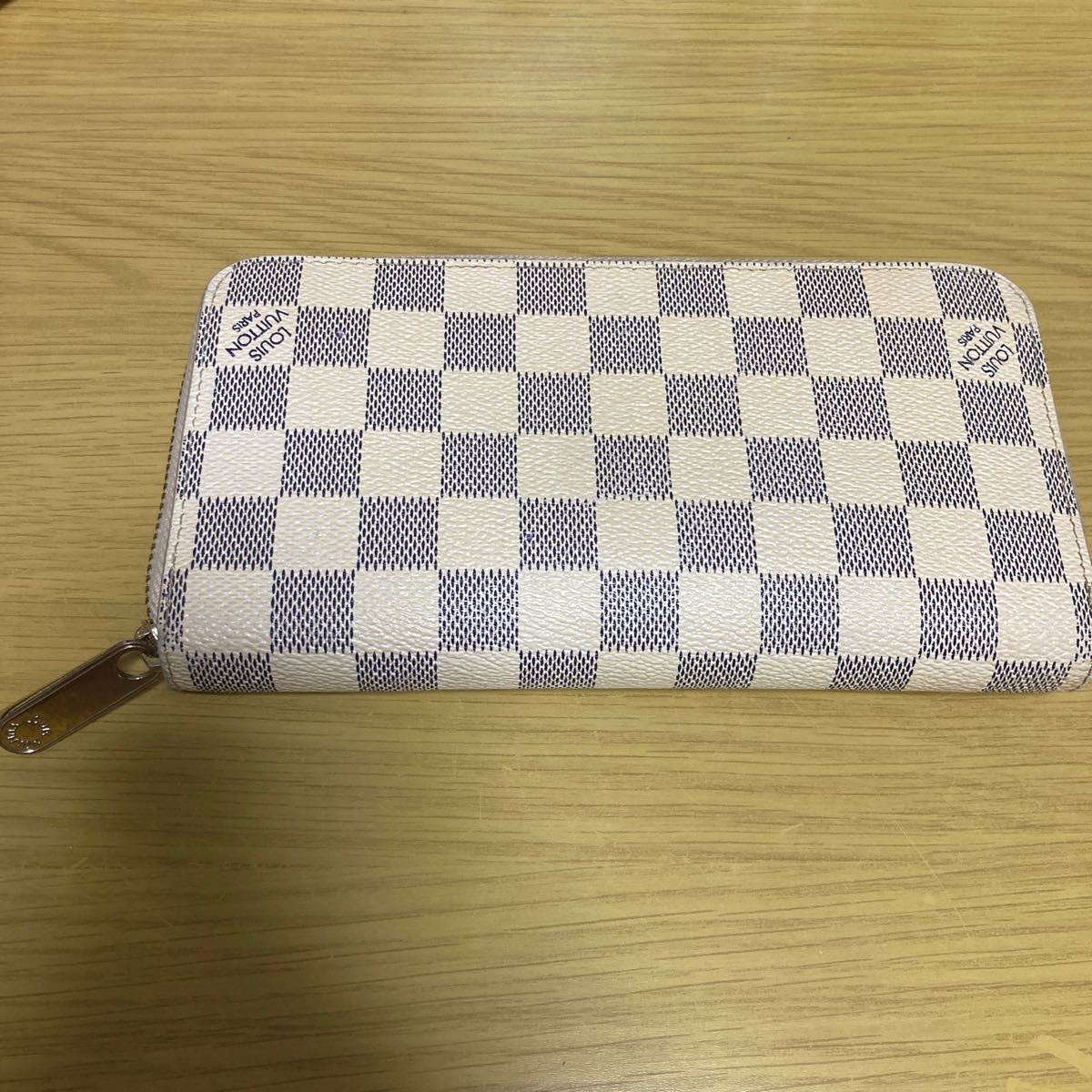 【比較的美品】 LOUIS VUITTON ルイヴィトン ダミエアズール ジッピーウォレット 長財布 白 メンズ レディース