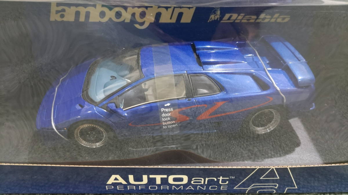 AUTOart オートアート 1/18スケール Lamborghini Diablo SV
