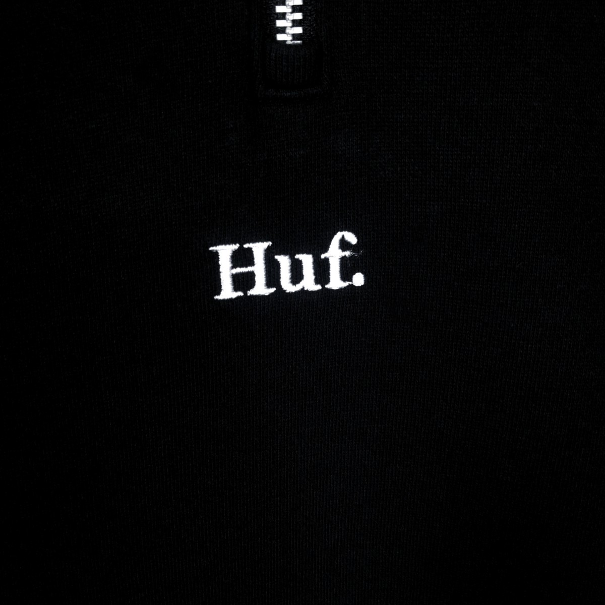 HUF(ハフ)》ビッグシルエット ロゴ刺繍 ハーフジップ 半袖ポロシャツ 