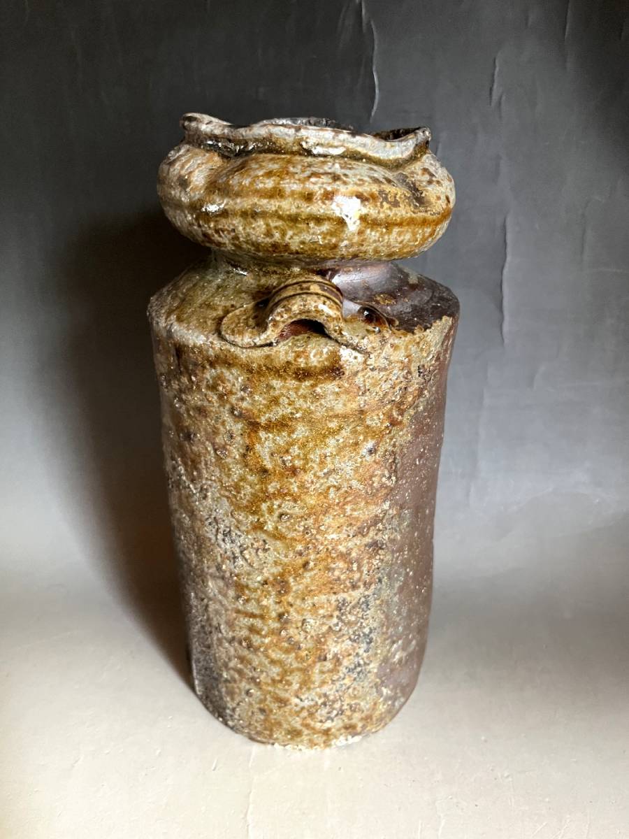 花瓶□古い備前焼き 三切花瓶 立ち花生け 花器 耳付き 共箱 お 花瓶□古い備前焼き 三切花瓶 立ち花生け 花器 耳付き 共箱 お