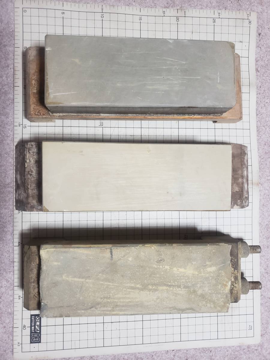 パーティを彩るご馳走や 砥石 といし 天然物かと思います 大工道具