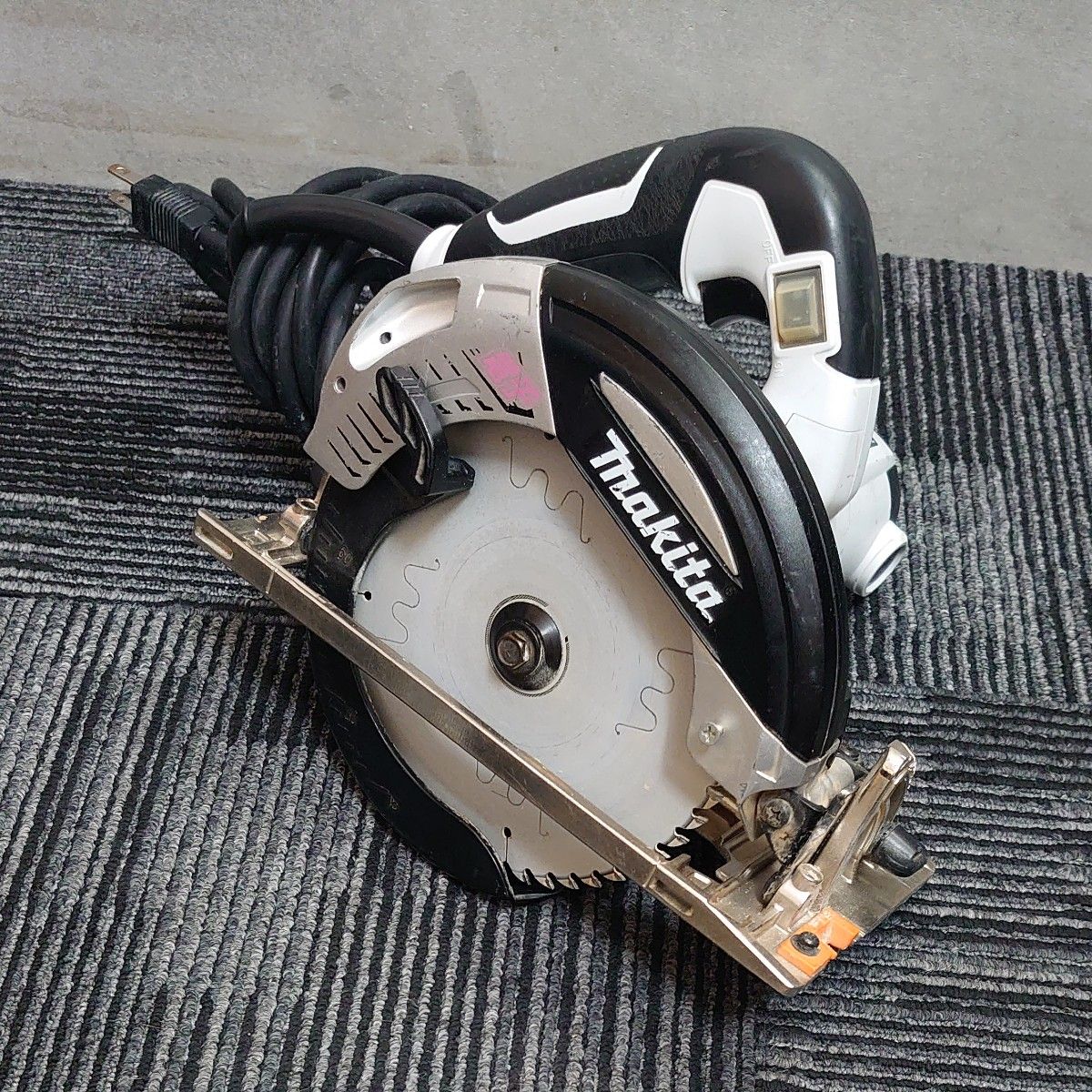 【中古電動工具】【マキタ純正品】 マキタ 165mm 電子マルノコ 5732C 正常作動 木工用 超硬丸ノコ