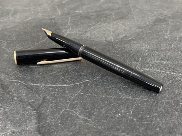 殿堂 585 ペン先 320 GERMANY MONTBLANC 万年筆 14金 筆記用具/64188