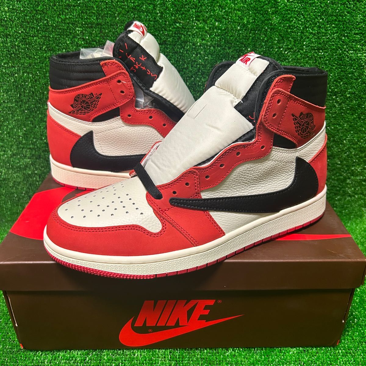 TRAVIS SCOTT × NIKE AIR JORDAN 1 RETRO HIGH OG CHICAGO TRAVIS SCOTT × NIKE AIR JORDAN 1 RETRO HIGH OG CHICAGO