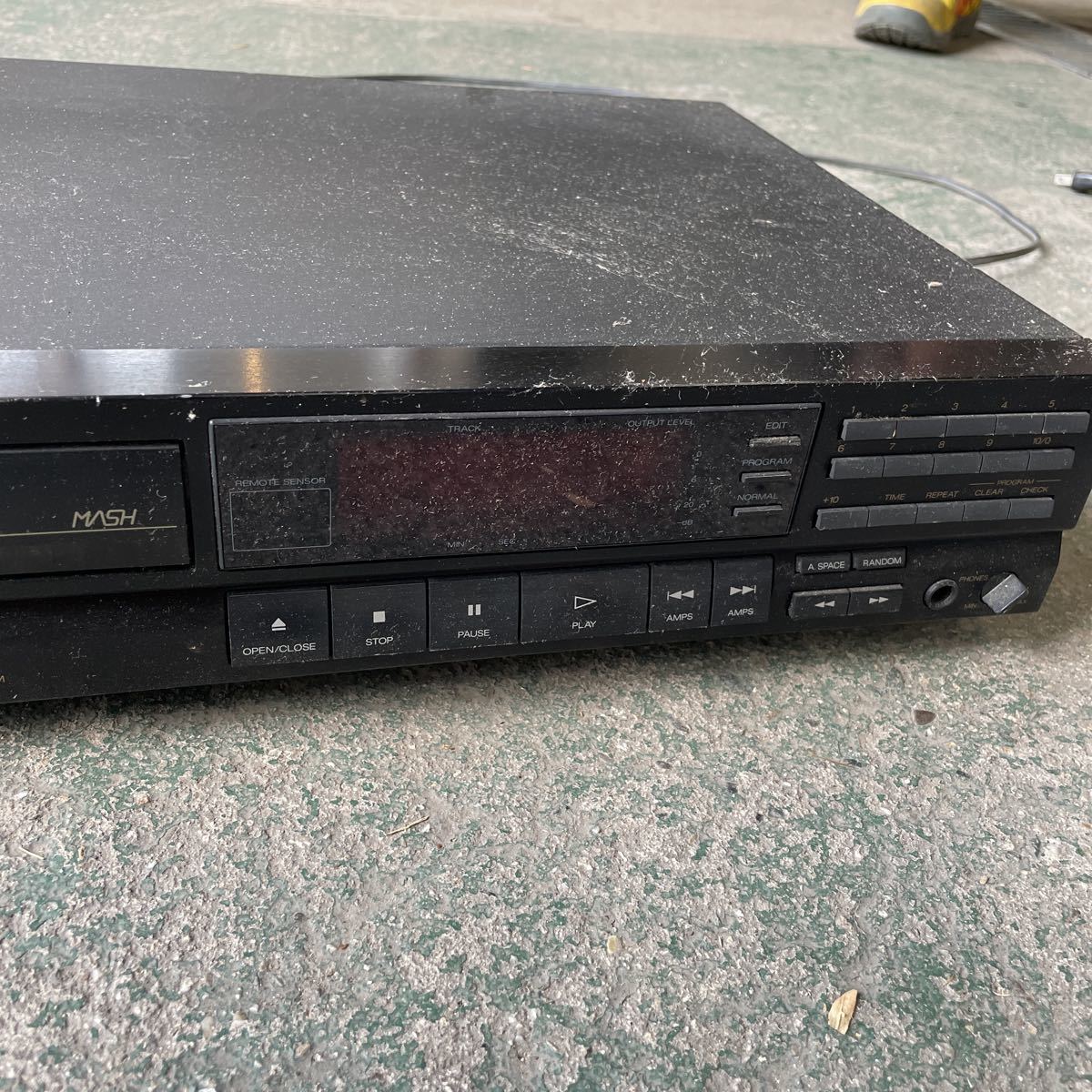 【A-32】【ジャンク品】SANSUI CD-α317 CDプレイヤー_画像3