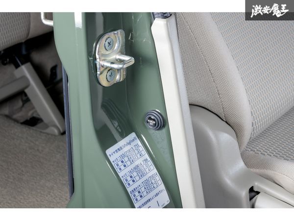 送料無料！ 新品 WANGAN357 ドアクッション ドア緩衝シール 車用保護シール ドア遮音 フロント リア 4個入り ドア開閉時の振動低減します_画像6
