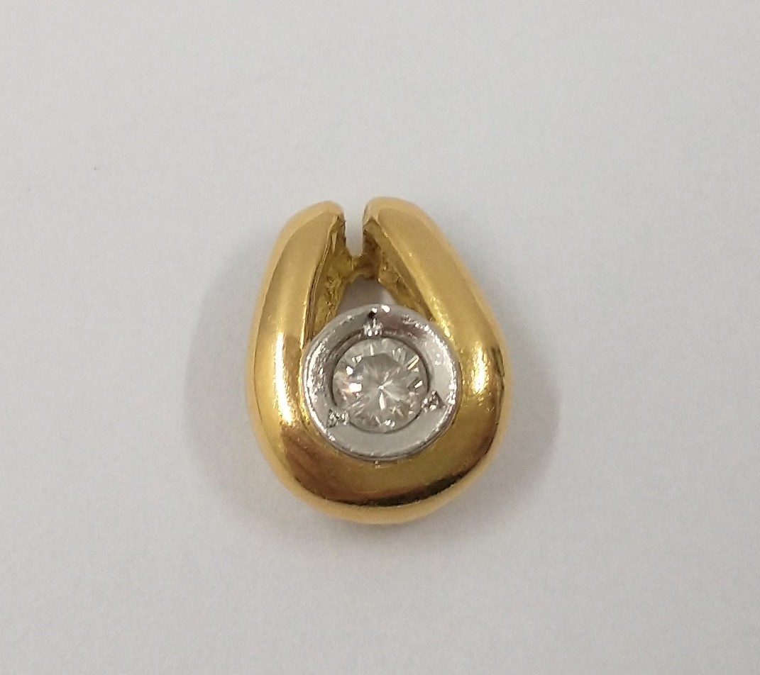 K18　Pt900　ダイヤ0.08ct　1.3g　ゴールド　プラチナ　ダイヤモンド　トップ　品物のみ