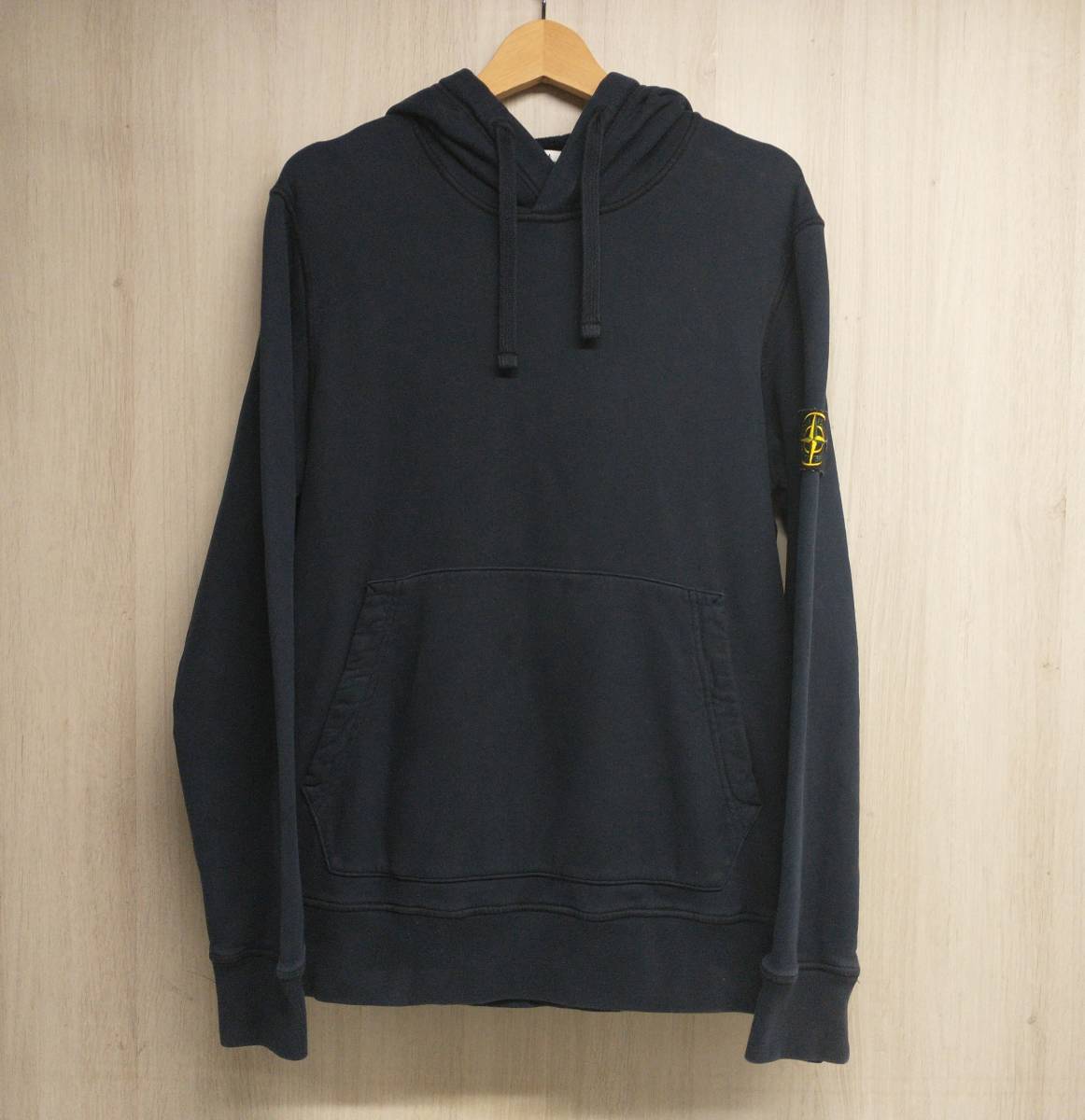 STONE ISLAND ストーンアイランド ネイビー パーカー プルオーバー コットン Mサイズ ルーマニア製 751564120 焼け、染み有り 店舗受取可_画像1