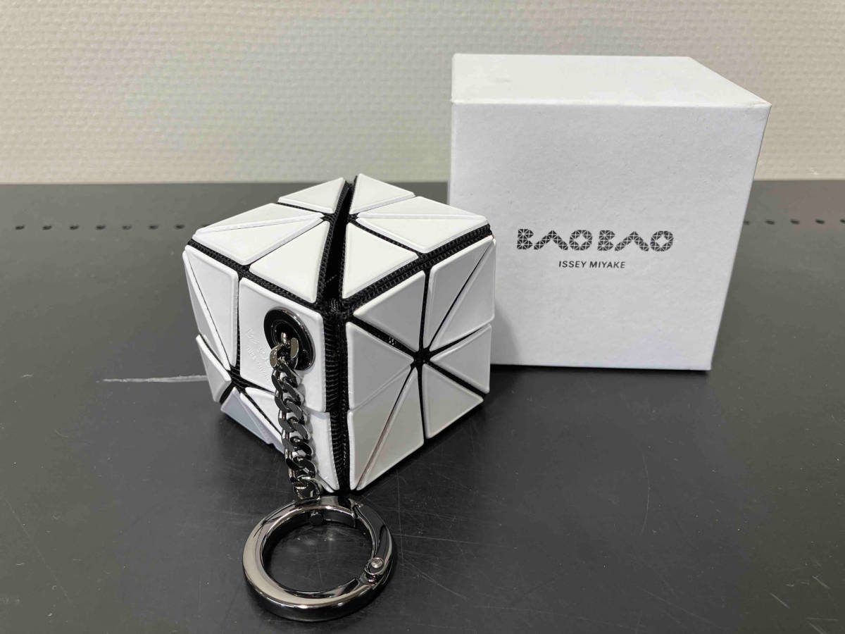 BAOBAO ISSEYMIYAKE Mini Cube マルチケース ポーチ 服飾小物 ホワイト PVC BB16-AG721 チェーン ミニキューブ バオバオ イッセイミヤケ