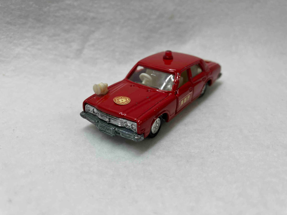 春夏新作モデル トミカ No.4 トヨタ クラウン ファイアチーフカー 消防庁 TOYOTA 商用車、公用車
