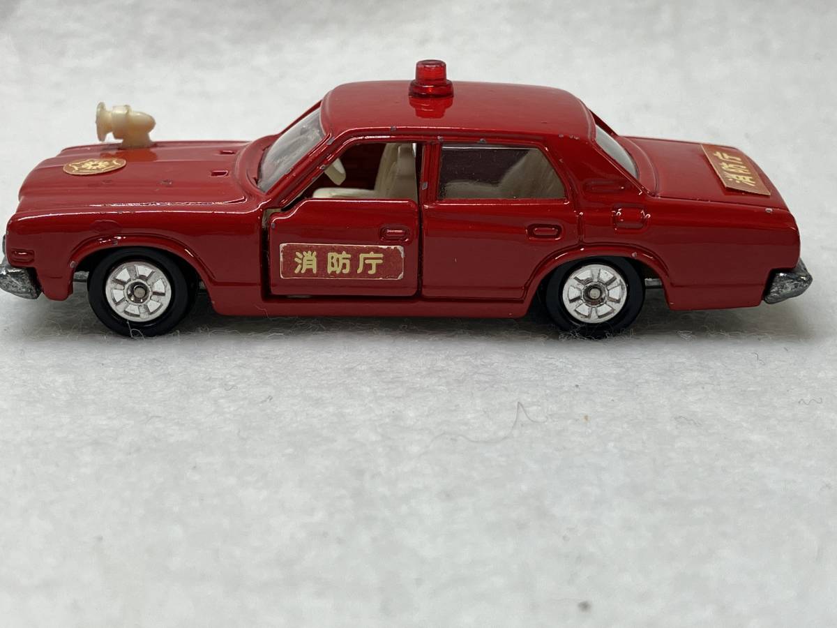 新品登場 トミカ No.4 TOYOTA 消防庁 ファイアチーフカー クラウン トヨタ 商用車、公用車