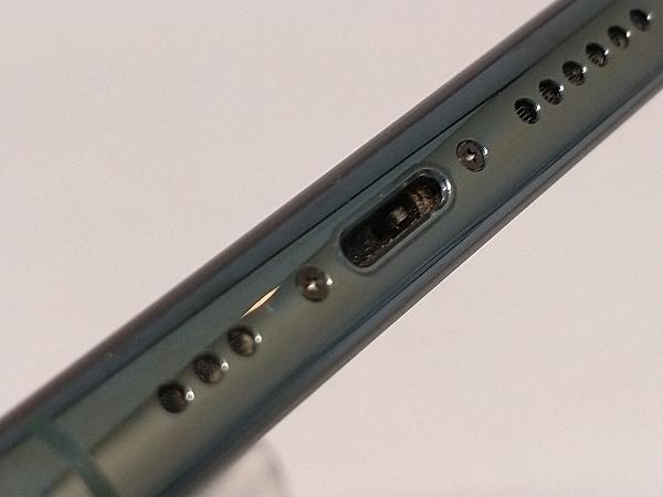 現品限り一斉値下げ! 11 iPhone 【SIMロックなし】MWCC2J/A au Pro au