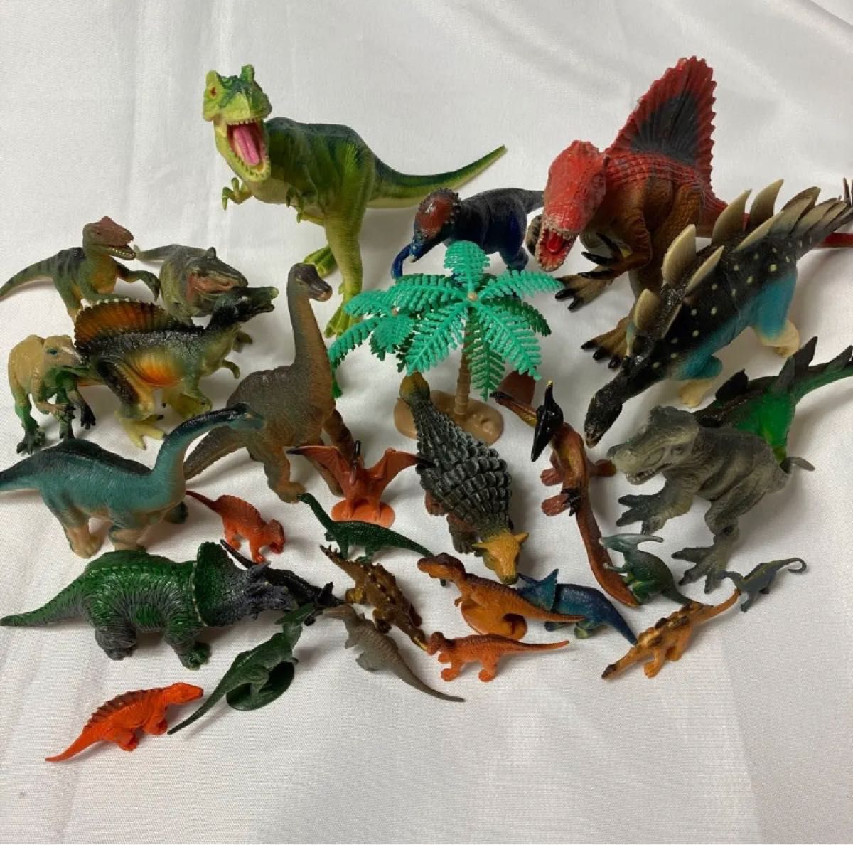 恐竜フィギュア　玩具　30体まとめ売り