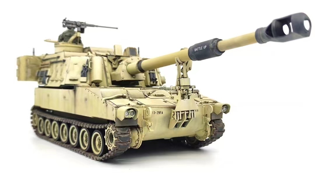 アメリカ陸軍 1/35 M109A6 パラディン自走榴弾砲 塗装済完成品 _画像2