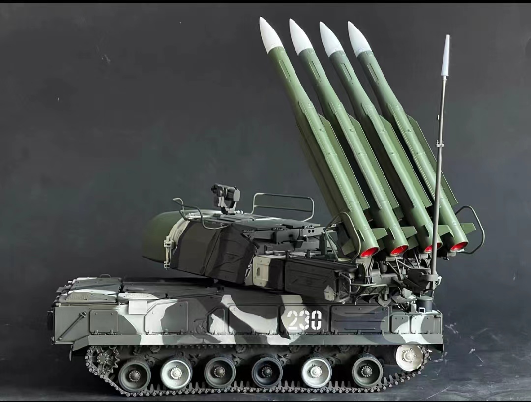 ロシア連邦軍 1/35スケール 9K37 M1防空ミサイル 塗装済完成品 _画像4