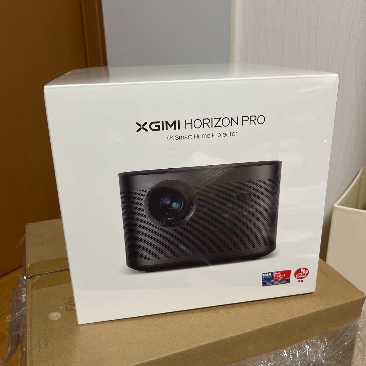 XGIMI HORIZON Pro 4Kプロジェクター 高輝度 2200ANSI ルーメン Android TV 10.0搭載【bluetooth対応 / オートフォーカス / 200インチ】_画像1