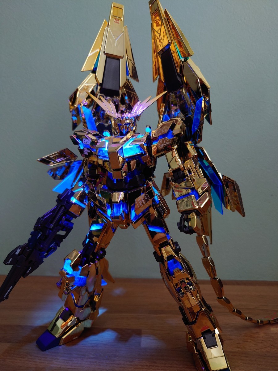 ノベルティ付き MG 1/100 ユニコーンガンダム 3号機 フェネクス