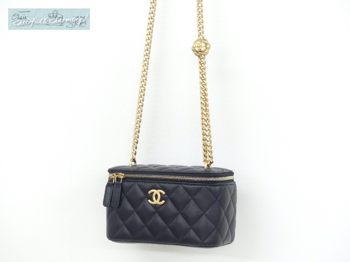 スーパーセール期間限定 CHANEL スモールヴァニティケース ブラック×ゴールド ミニバニティ ラムスキン カメリア ミラー ななめがけ調節OK 23SS ショルダーバッグ スーパーセール期間限定 CHANEL スモールヴァニティケース ブラック×ゴールド ミニバニティ ラムスキン カメリア ミラー ななめがけ調節OK 23SS ショルダーバッグ