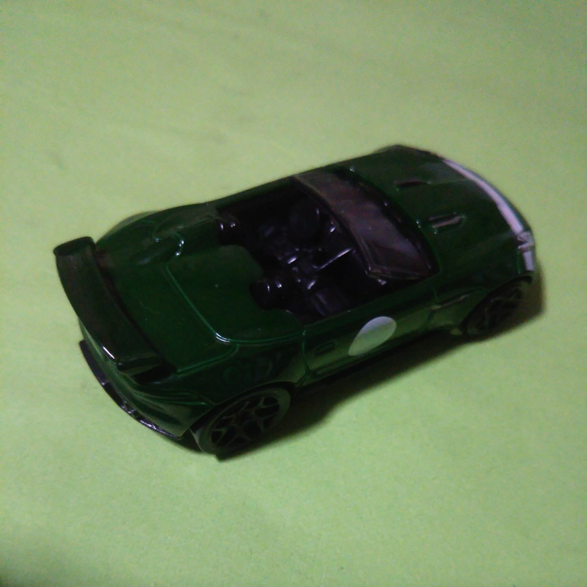 ミニカー ホットウィール ジャガー jaguar Fタイプ グリーン 改造ベースに是非！_画像2