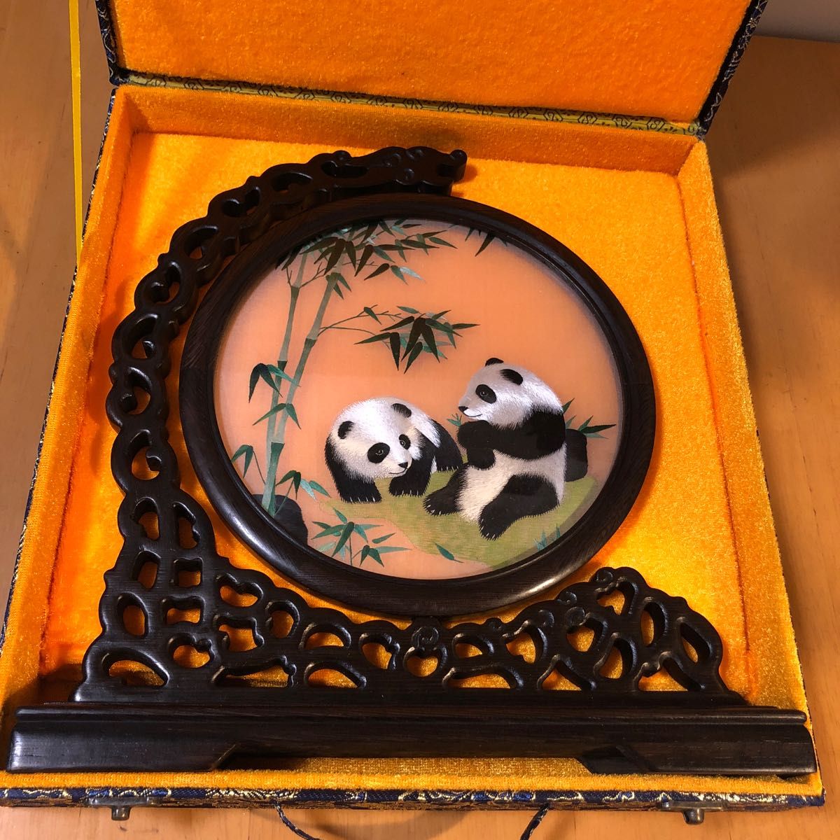 中国民芸品　パンダ　両面刺繍　置物　中国蘇州伝統工芸品