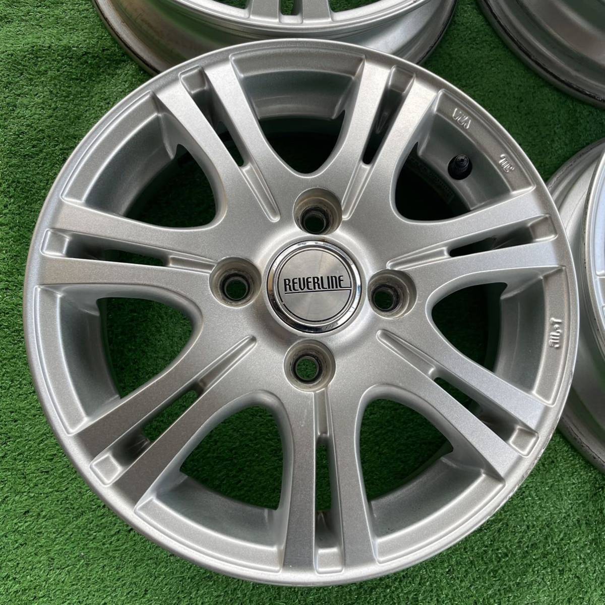 【状態良好】 アルミホイール REVERLINE 13インチ 13×4B PCD100 +46 ハブ径67mm 日産 モコ デイズ ルークス MRワゴン_画像4