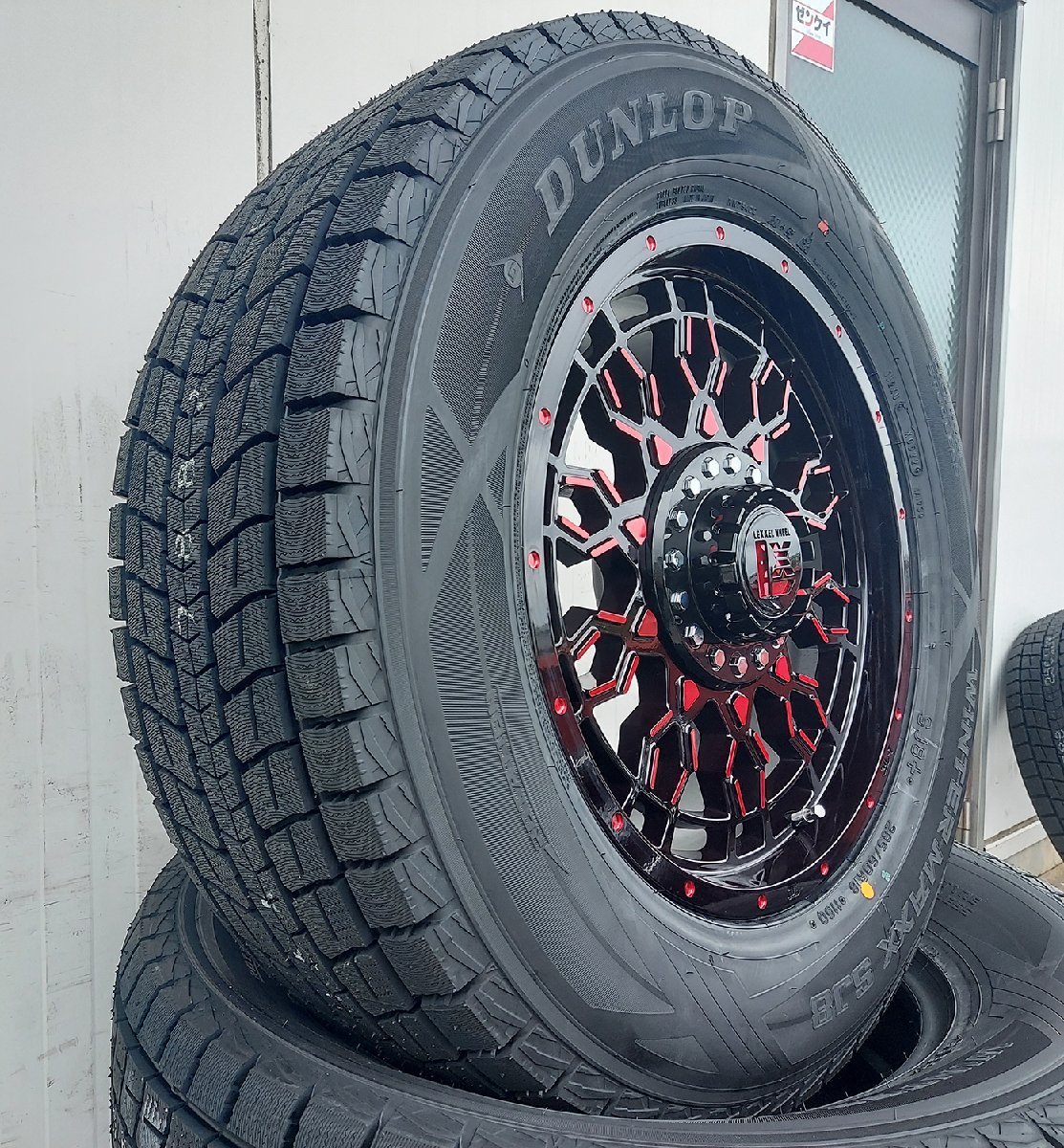 国産スタッドレス LEXXEL PreDator プラド ハイラックス FJ パジェロ ダンロップ winter MAXX SJ8+ 265/70R17 265/65R17 275/65R17_画像3