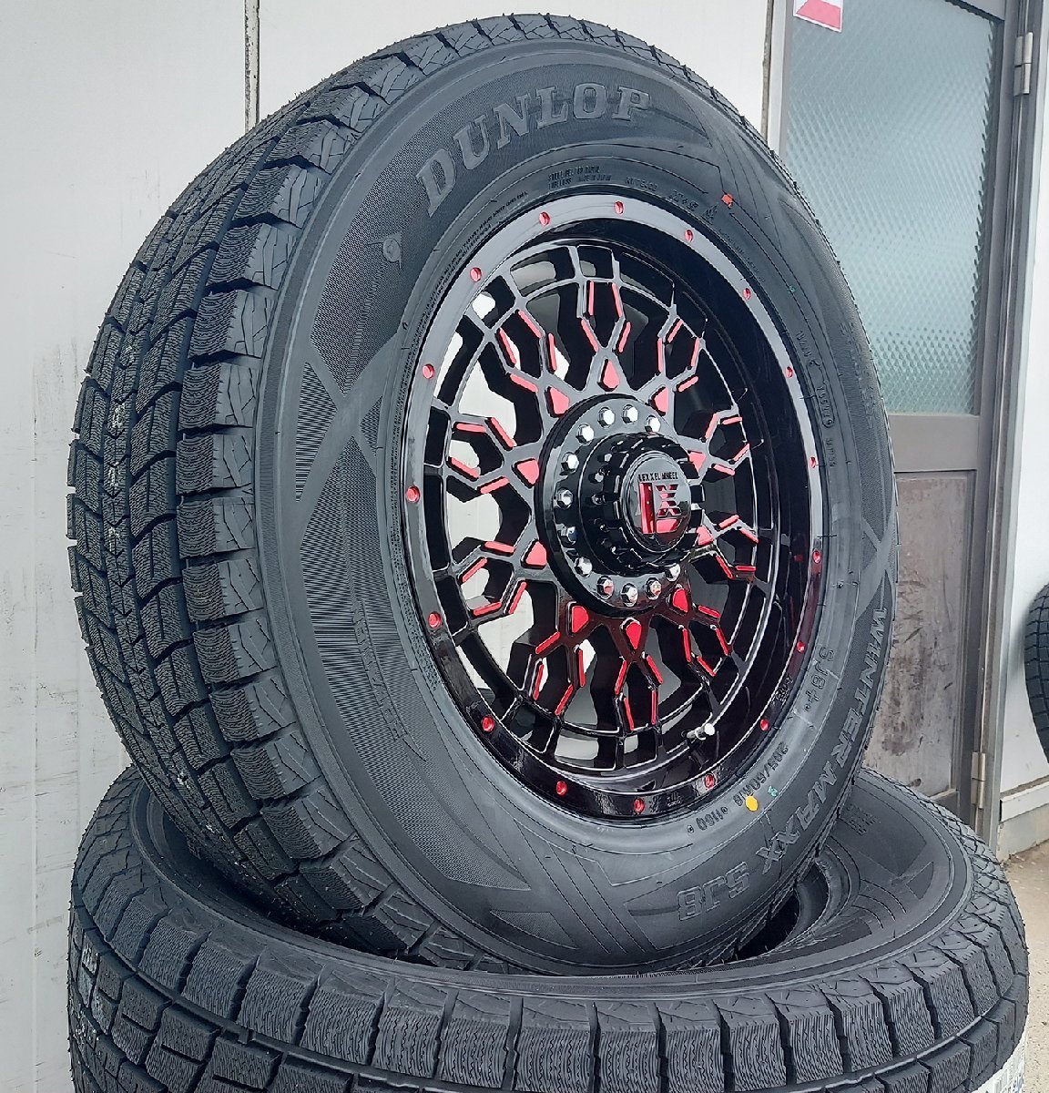 国産スタッドレス LEXXEL PreDator プラド ハイラックス FJ パジェロ ダンロップ winter MAXX SJ8+ 265/70R17 265/65R17 275/65R17_画像2