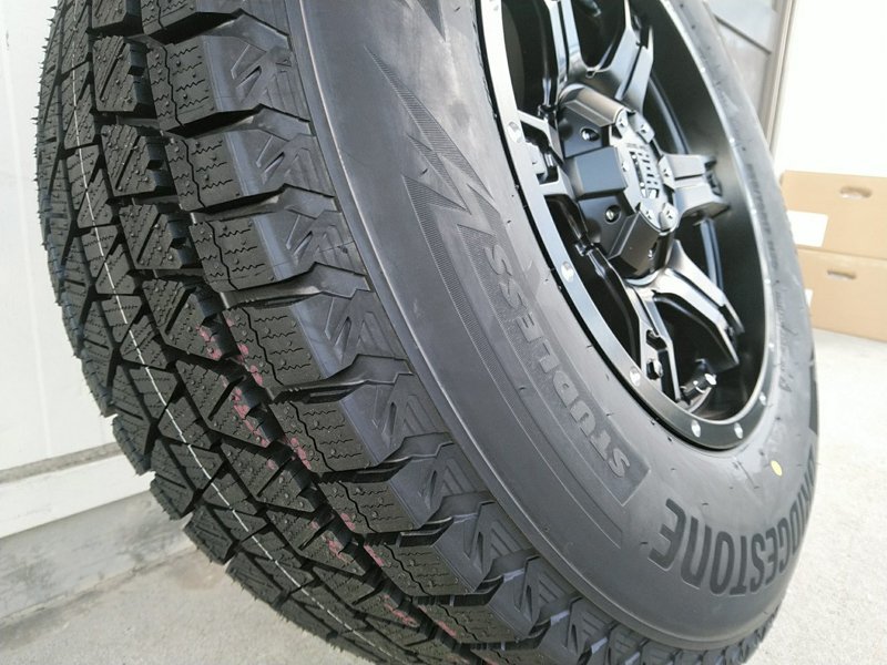 スタッドレス プラド ハイラックス FJ サーフ H3 タイヤホイールセット ブリヂストン ブリザック DM-V3 265/70R17 265/65R17 OutLaw_画像4