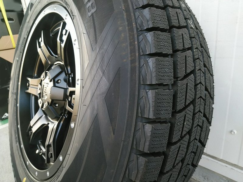 スタッドレス ダンロップ ウィンターマックス SJ8 265/70R17 265/65R17 275/65R17 プラド サーフ ハイラックス FJ タイヤホイール OutLaw_画像1