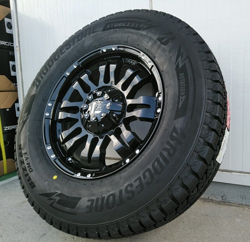 スタッドレス ブリヂストン ブリザック DM-V3 265/70R17 265/65R17 プラド ハイラックス FJ サーフ H3 タイヤホイールセット Balano_画像1