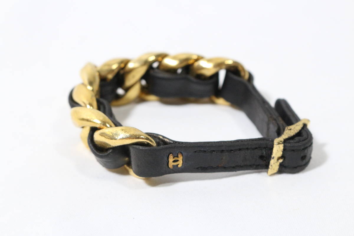 人気のクリスマスアイテムがいっぱい! レザー ブレスレット バングル 5H2007【本物保証】シャネル ブラック CHANEL ロゴ ココマーク ゴールド チェーン バングル 人気のクリスマスアイテムがいっぱい! レザー ブレスレット バングル 5H2007【本物保証】シャネル ブラック CHANEL ロゴ ココマーク ゴールド チェーン バングル