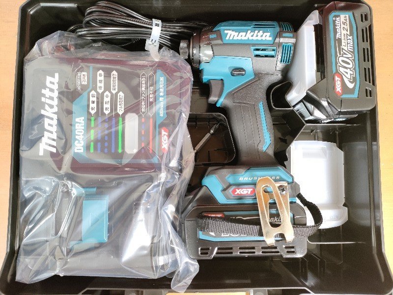 【最安値に挑戦】 マキタ 未使用 バッテリ、充電器、ケース付 充電式インパクトドライバ 40V-max 青 TD002GRDX 本体 【最安値に挑戦】 マキタ 未使用 バッテリ、充電器、ケース付 充電式インパクトドライバ 40V-max 青 TD002GRDX 本体