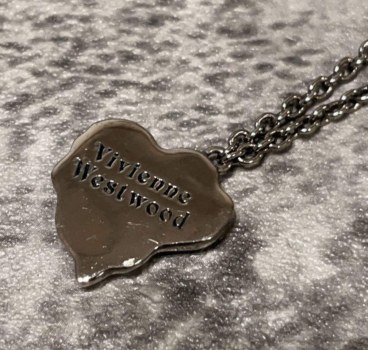希少 美品 Vivienne Westwood ハート シルバー ネックレス 希少 美品 Vivienne Westwood ハート シルバー ネックレス