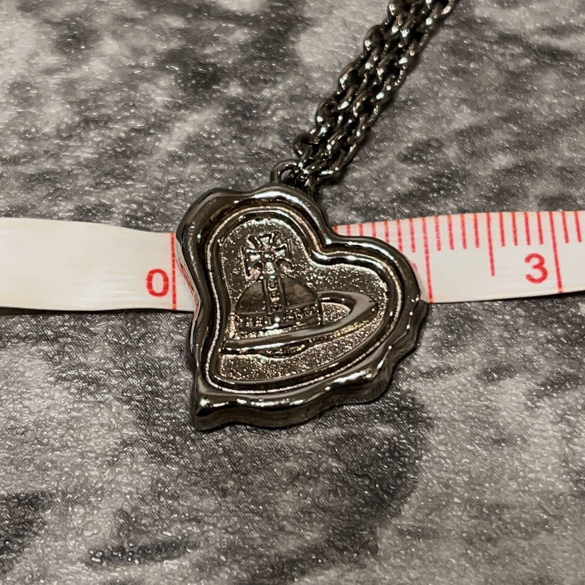 希少 美品 Vivienne Westwood ハート シルバー ネックレス 希少 美品 Vivienne Westwood ハート シルバー ネックレス