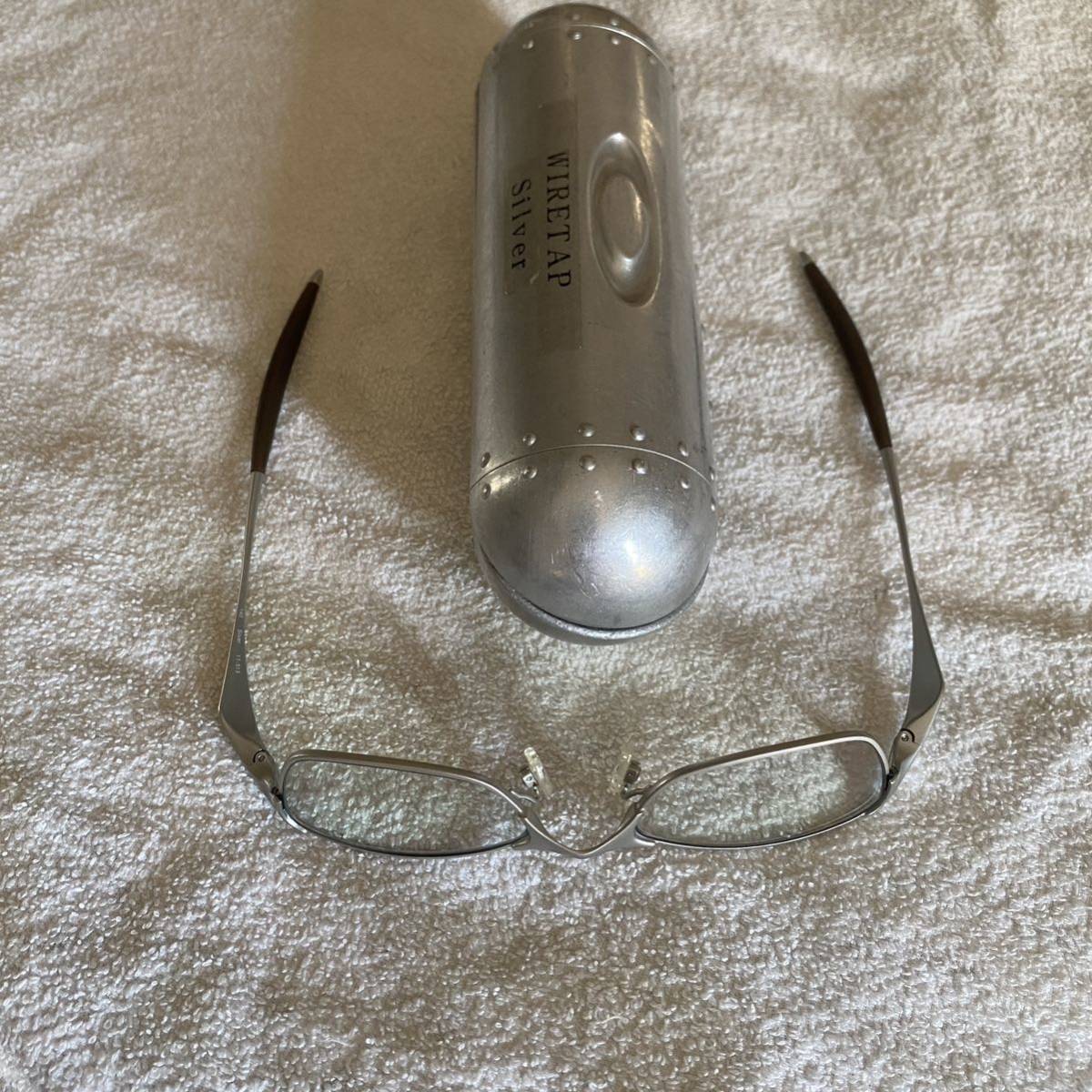 新しいブランド OAKLEY TAP眼鏡ワイヤータップ美品!ケースありノーズパッドとソックはほぼ未使用 WIRE オークリー 金属フレーム 新しいブランド OAKLEY TAP眼鏡ワイヤータップ美品!ケースありノーズパッドとソックはほぼ未使用 WIRE オークリー 金属フレーム