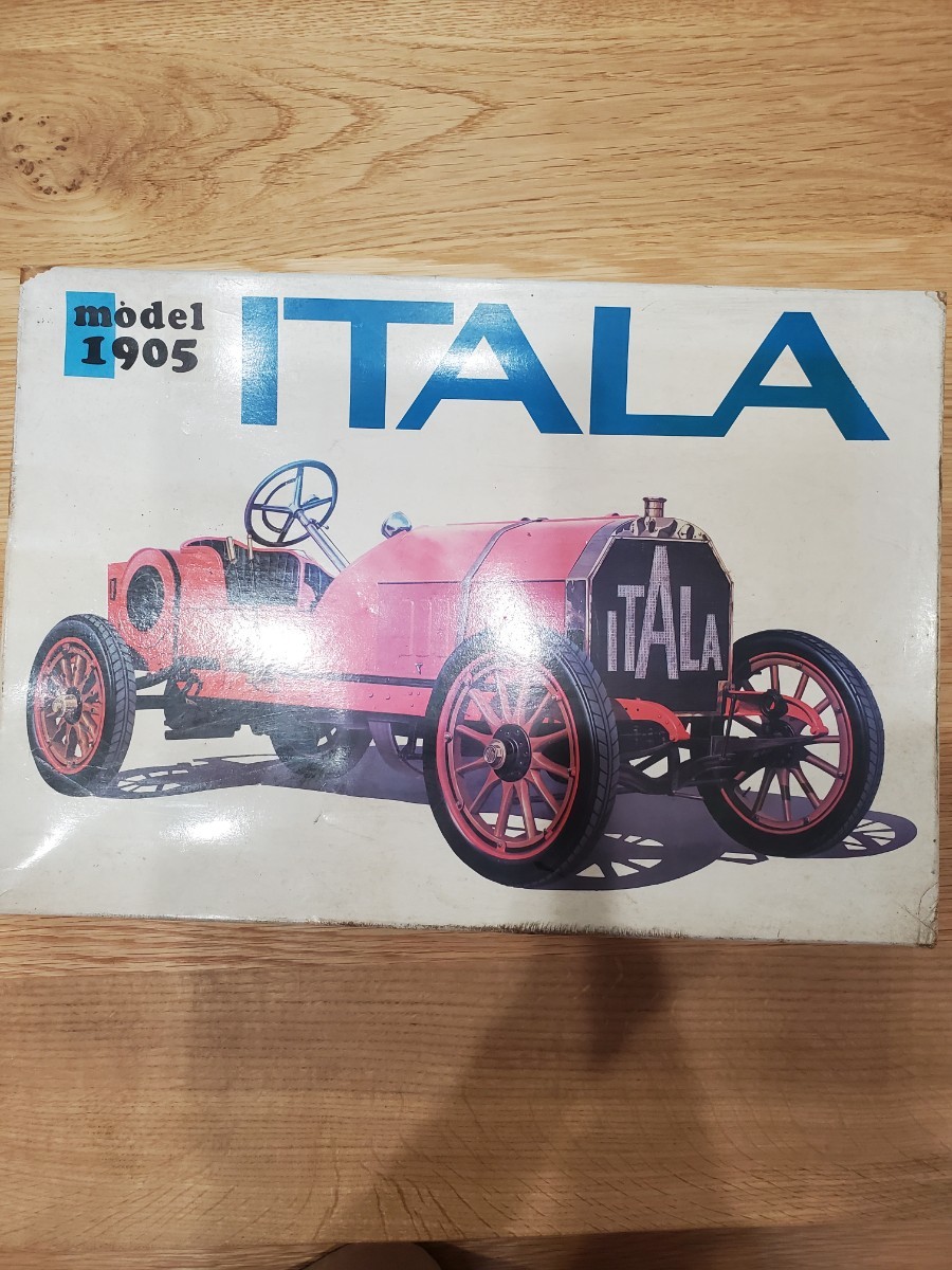 旧バンダイ イターラ ITALA【model-1905 】クラシックカーシリーズ 1/16 プラモデル BANDAI