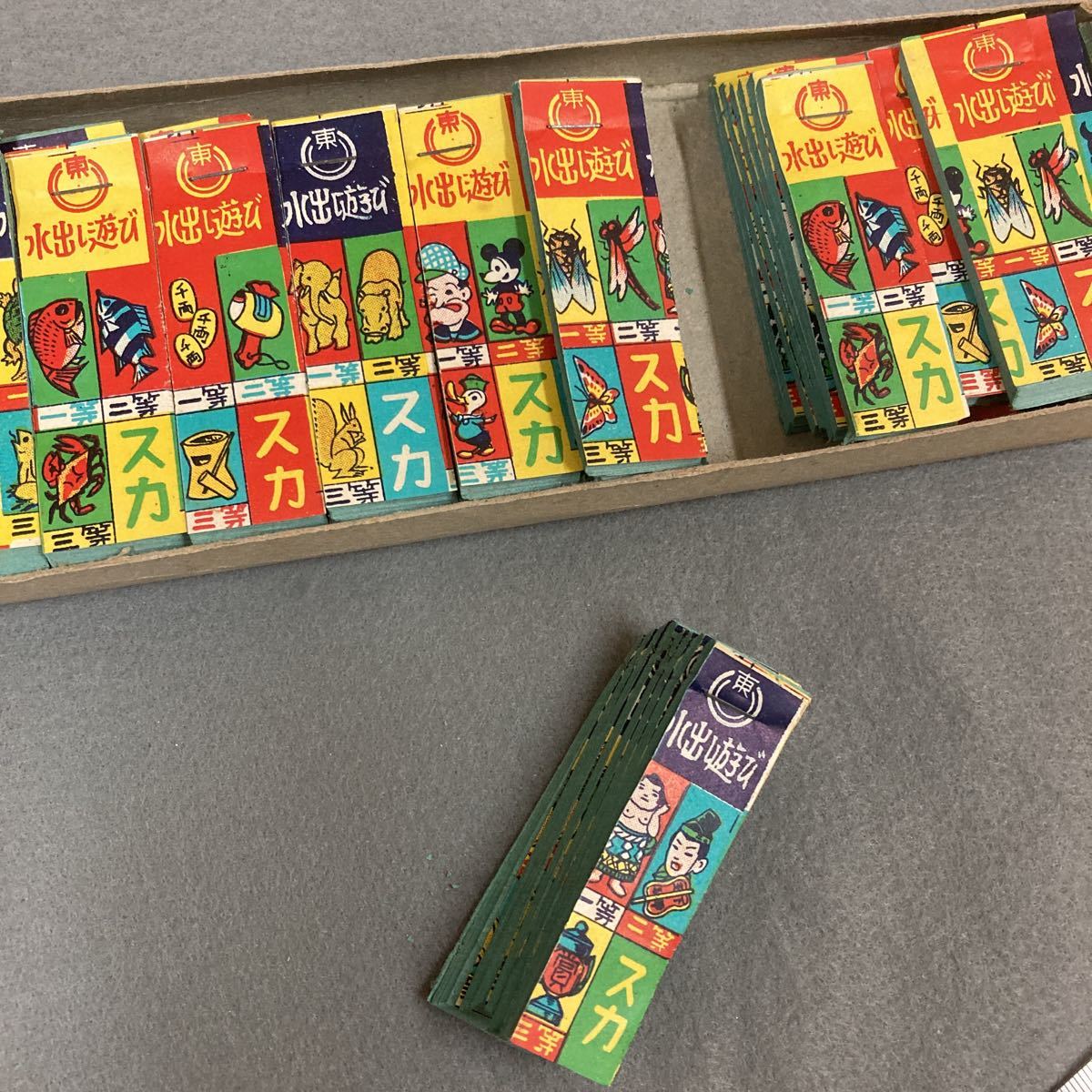 昭和レトロ 水出しあそび 1箱100入 1960年代 当時物 駄菓子屋 昭和レトロ 水出しあそび 1箱100入 1960年代 当時物 駄菓子屋