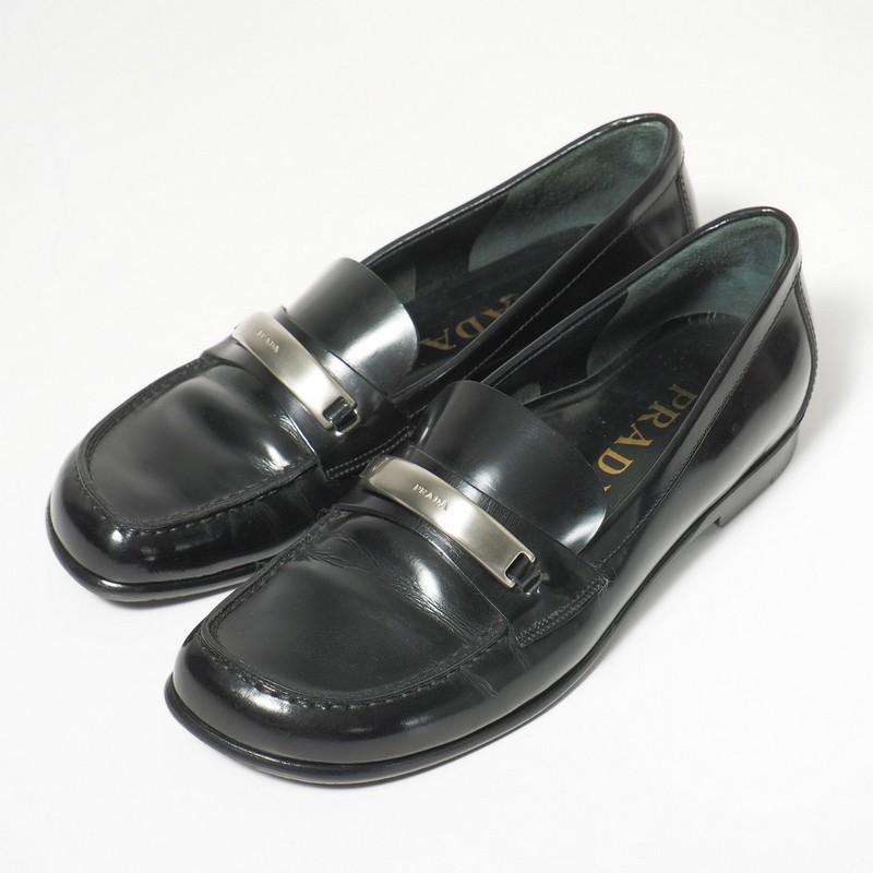 GN9939〇イタリア製*PRADA プラダ*レザー*ロゴ/シルバープレート