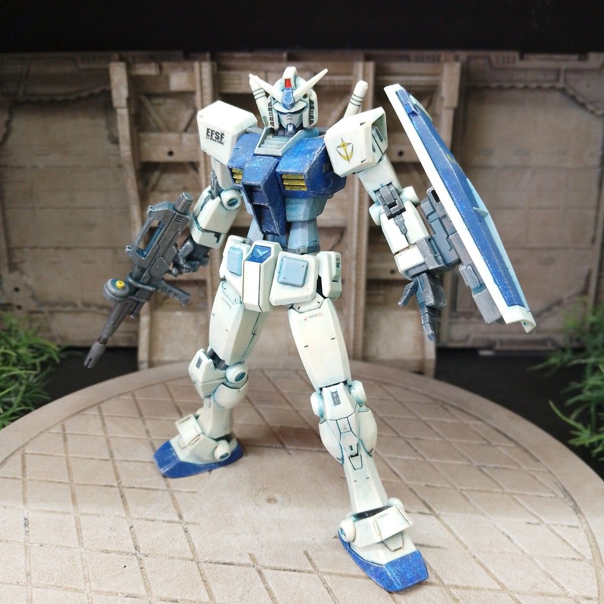 ガンプラ完成品、BEYOND GLOBALガンダム、部分塗装青汚し追加仕上げ品。