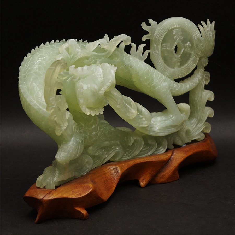 中国美術中国古玩天然岫玉玉製砡製砡精密細工造翡翠龍置物1300g 東洋