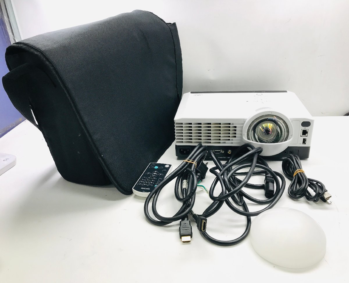 中古動作品　RICOH　PJWX4241N ビジネスプロジェクター　液晶プロジェクター （使用時間　1777H）