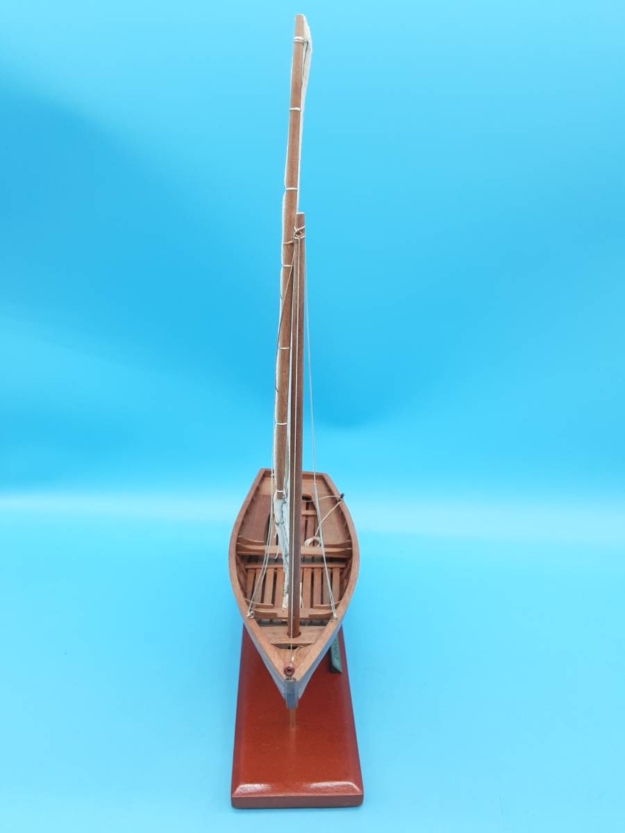 ta0811/02/32 中古品 ディンギー ヨット 模型 dinghy 高さ44cm 長さ28cm_画像2