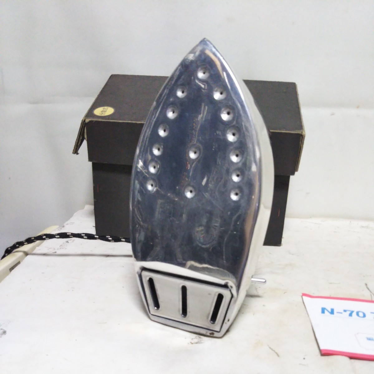 送料無料(4M2321)アイロン スチームアイロン 磯田電機製作所 送料無料(4M2321)アイロン スチームアイロン 磯田電機製作所