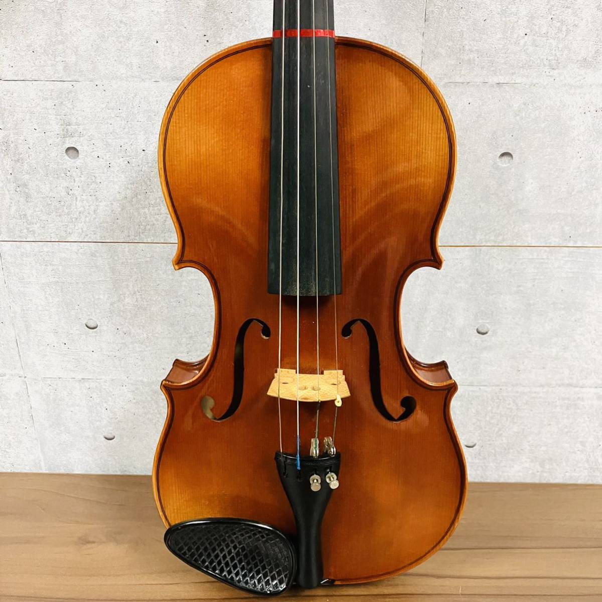 antonius Stradivarius 1713 / cremonensis faciebat anno antonius Stradivarius 1713 / cremonensis faciebat anno