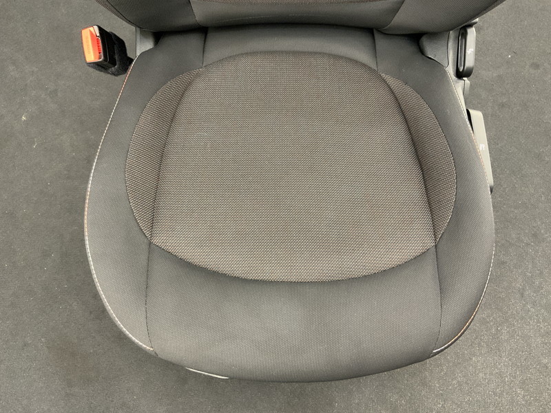 MN063 F60 YT20 MINI Cooper D crossover left front seat passenger's seat * black * hole / crack less [ animation equipped ]*