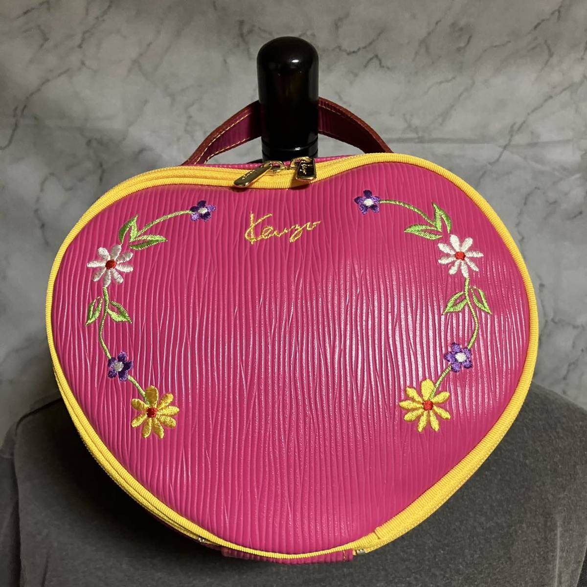 ws550】美品 KENZO ケンゾー ハート バッグ ポーチ 革 バニティ ws550】美品 KENZO ケンゾー ハート バッグ ポーチ 革 バニティ