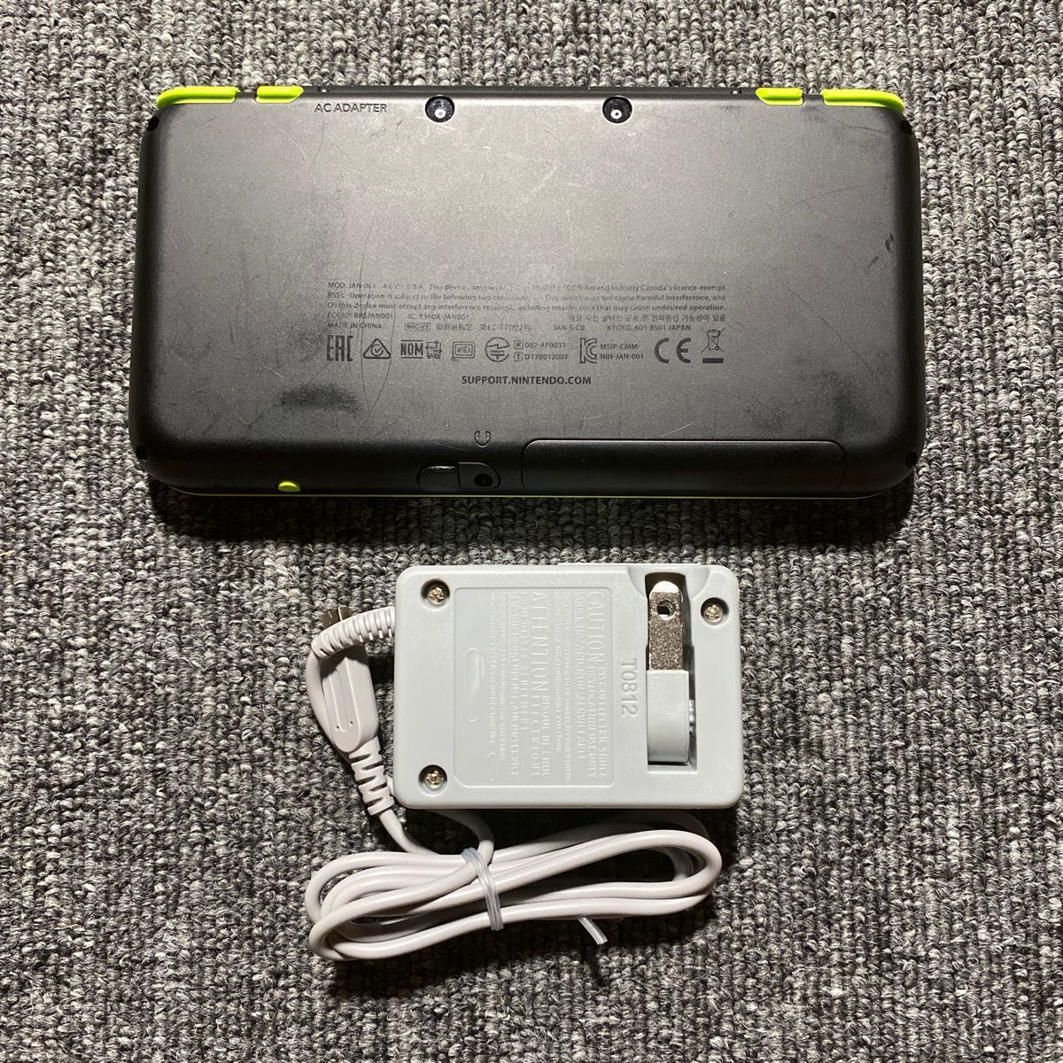 3DS New ニンテンドー2DS LL ブラック×ライム 充電器付き｜PayPayフリマ