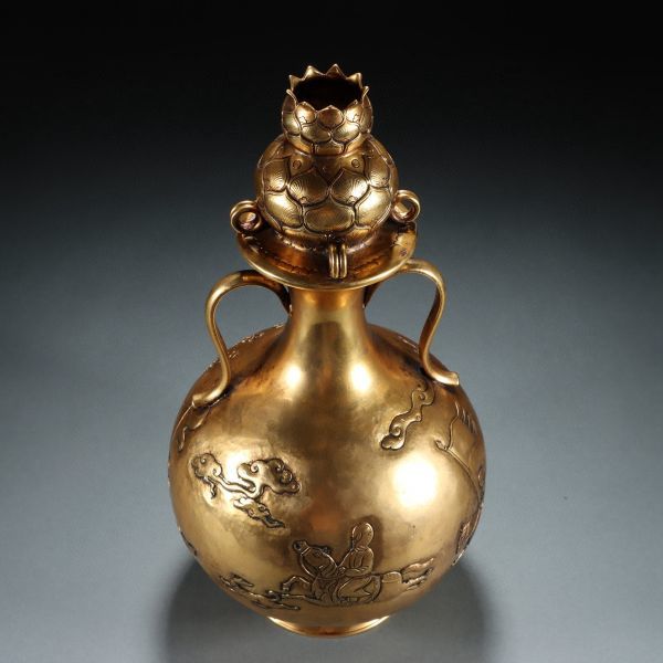 瓏】古銅鏨刻彫 塗金狩猟図賞瓶一対 唐代 銅器 古賞物 中国古玩 蔵出-