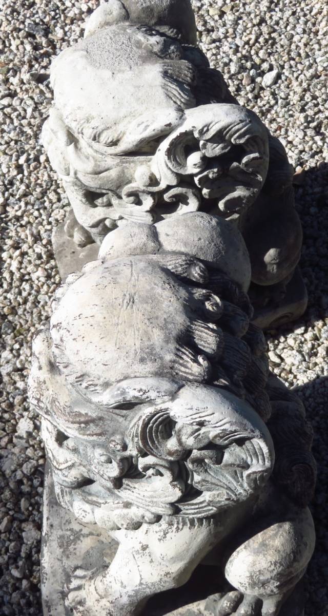 古い石像の唐獅子一対狛犬魔除け寺院仏閣縁石庭園仏教美術骨董品古美術