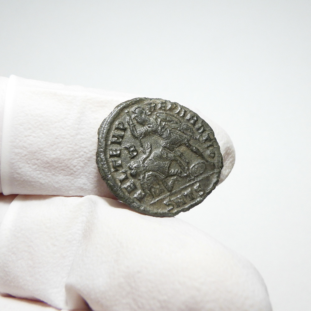 【古代ローマコイン】Constantius II（コンスタンティウス2世）クリーニング済 ブロンズコイン 銅貨 フォリス(amCeLwdUQS)_画像8